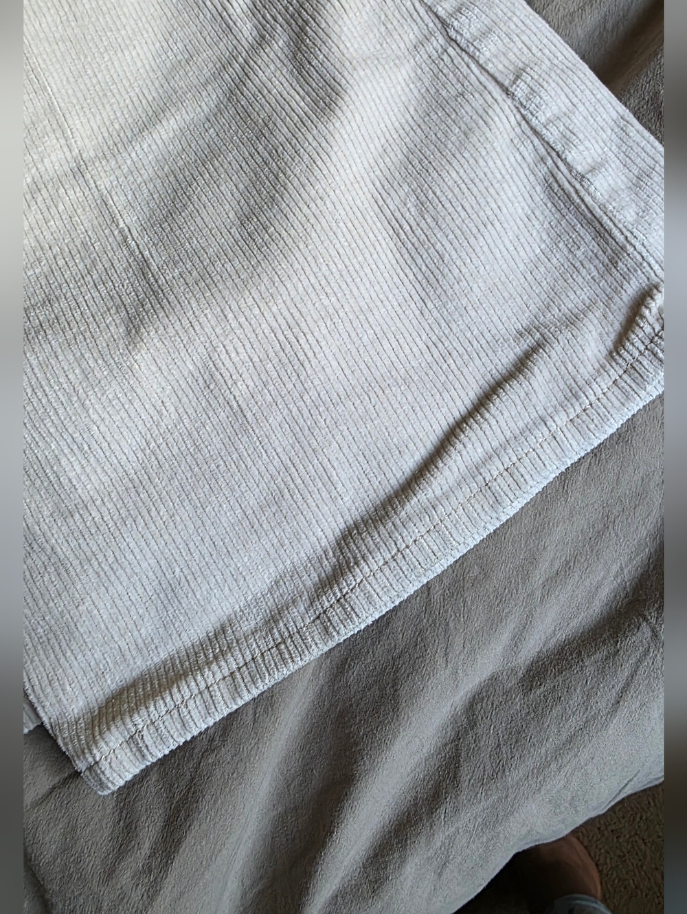Levi's 70's high rise flare cord jeans in Sandshell 29W - Picture 13 of 15